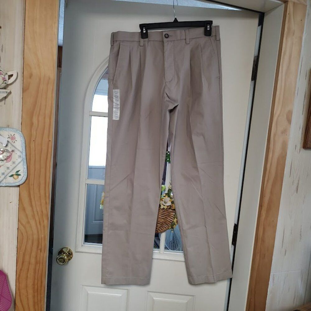 New Croft & Barrow Beige Easy Care Khaki Classic Fit Men's 33/32